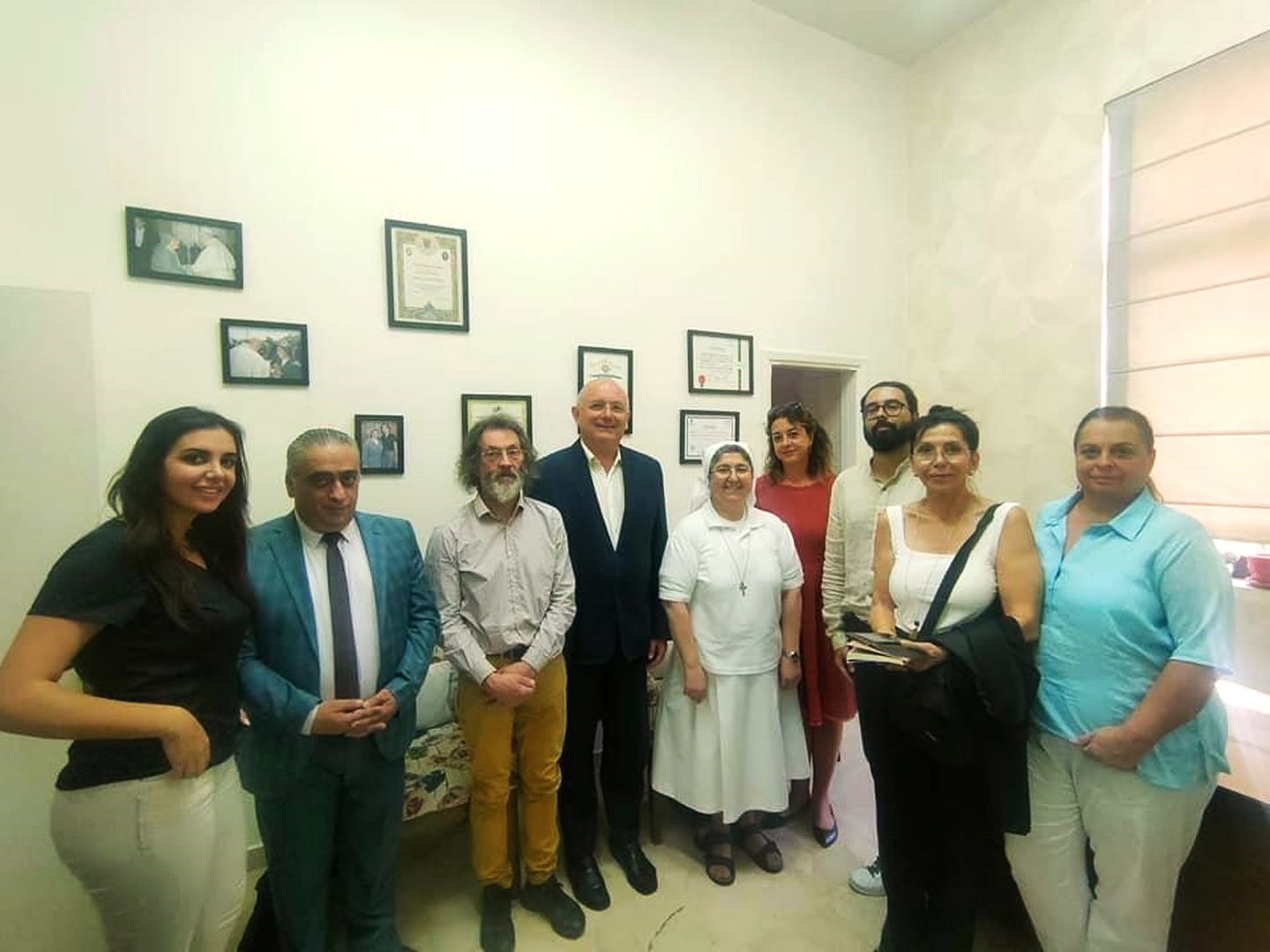 Un bacio all'ospedale italiano di Damasco