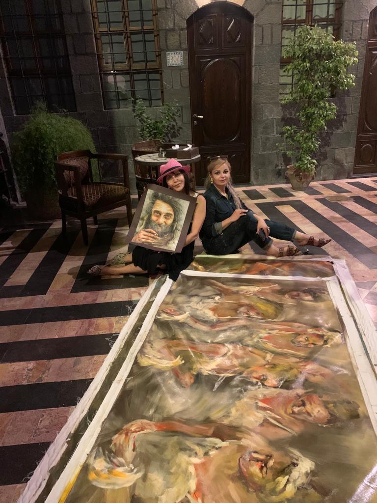 لقائي مع الفنانة التشكيلية رنا عثمان 