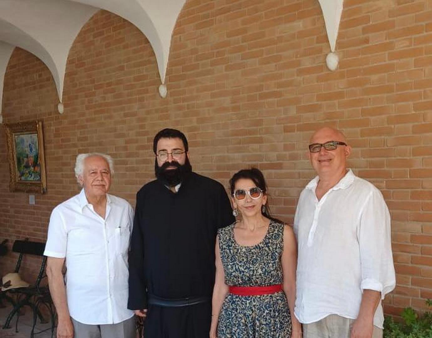 Padre Hamazasp Kechichian  Riceve il pensatore.  Shaban