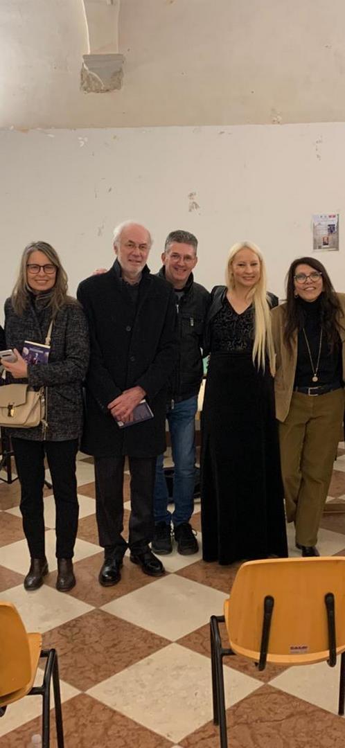 جمعيتنا وكتاب السيرك الميتافيزيقي