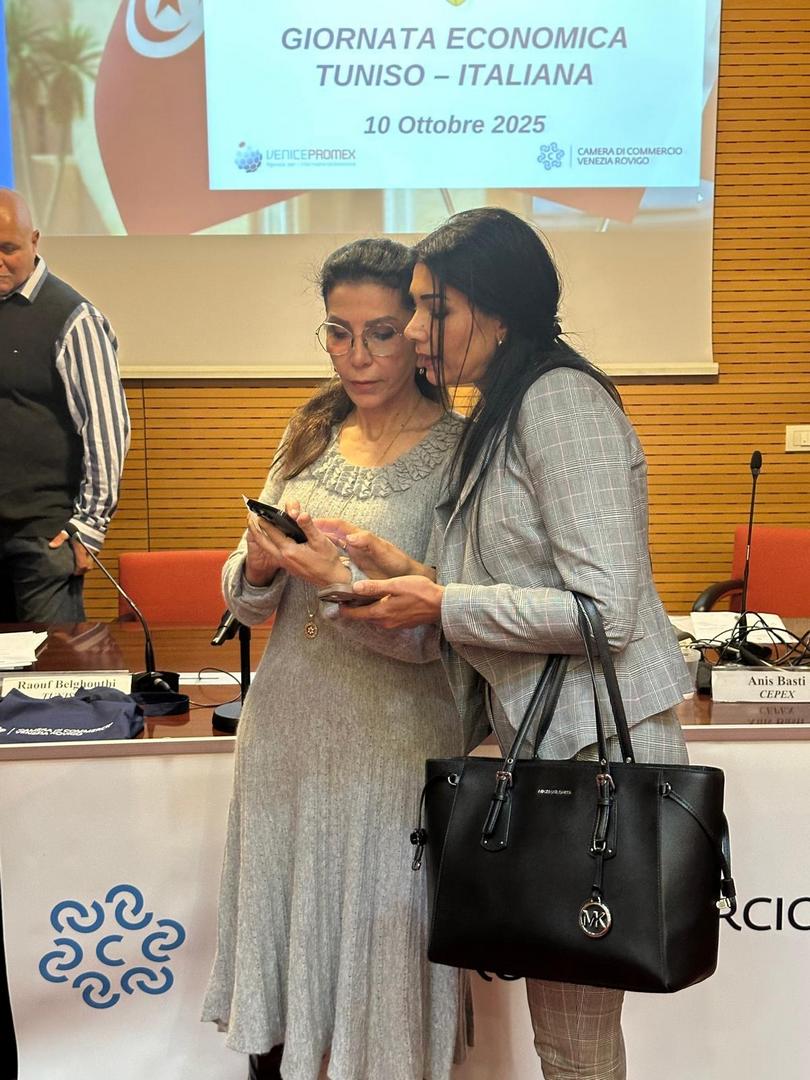 البندقية و تونس و البحر جامعهم